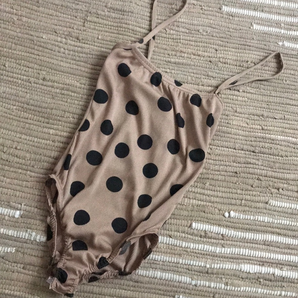 Brown polkadot bodysuit ✨